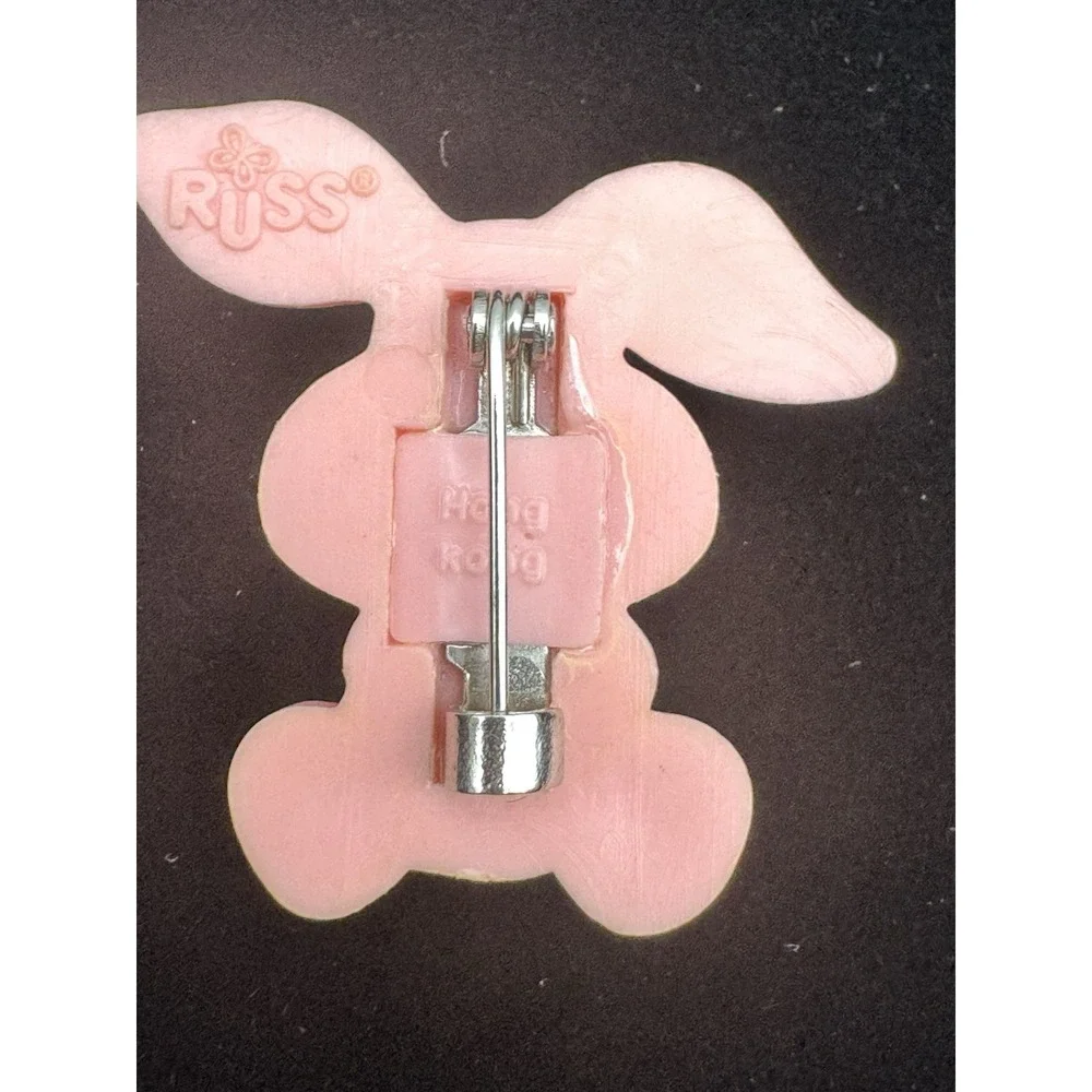 Vintage RUSS Bunny Rabbit Brooch Pink Resin Easter Novelty Lapel Pin - Picture 7 of 9